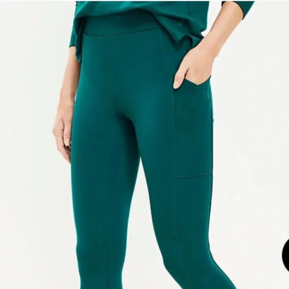 NWT Lou & Grey the Ponte Pocket Legging in Esmerald Green Side Pockets Size S